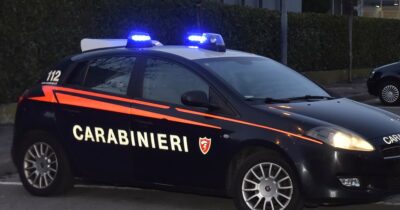 Copertina di Rimini, chiesta l’archiviazione per il carabiniere che sparò e uccise un accoltellatore a Capodanno: “Non aveva scelta”